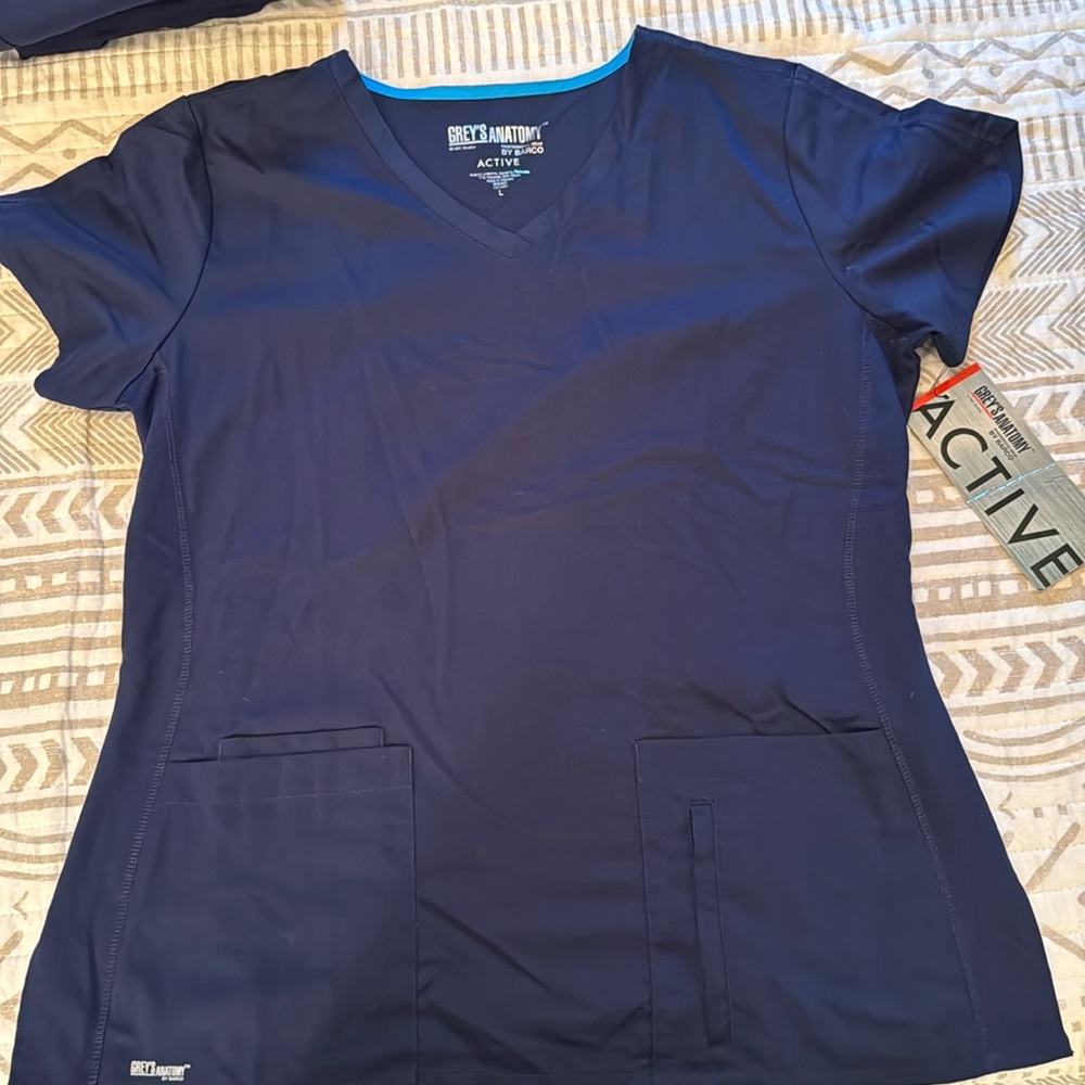 Greys Active Top . L